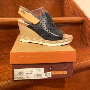 Women’s Pikolinos sandal